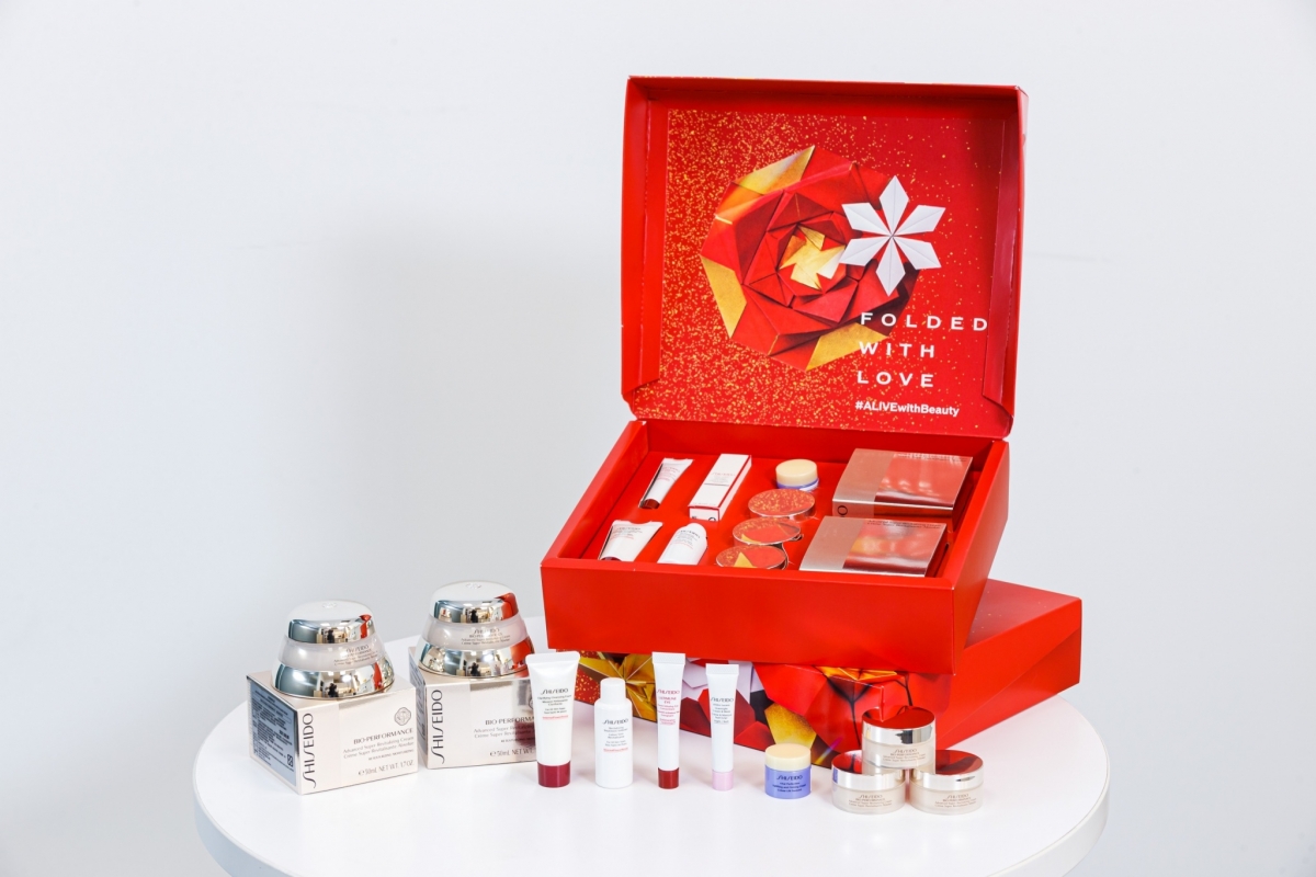 SHISEIDO資生堂150週年花椿盛宴百優禮盒，NT$5,600