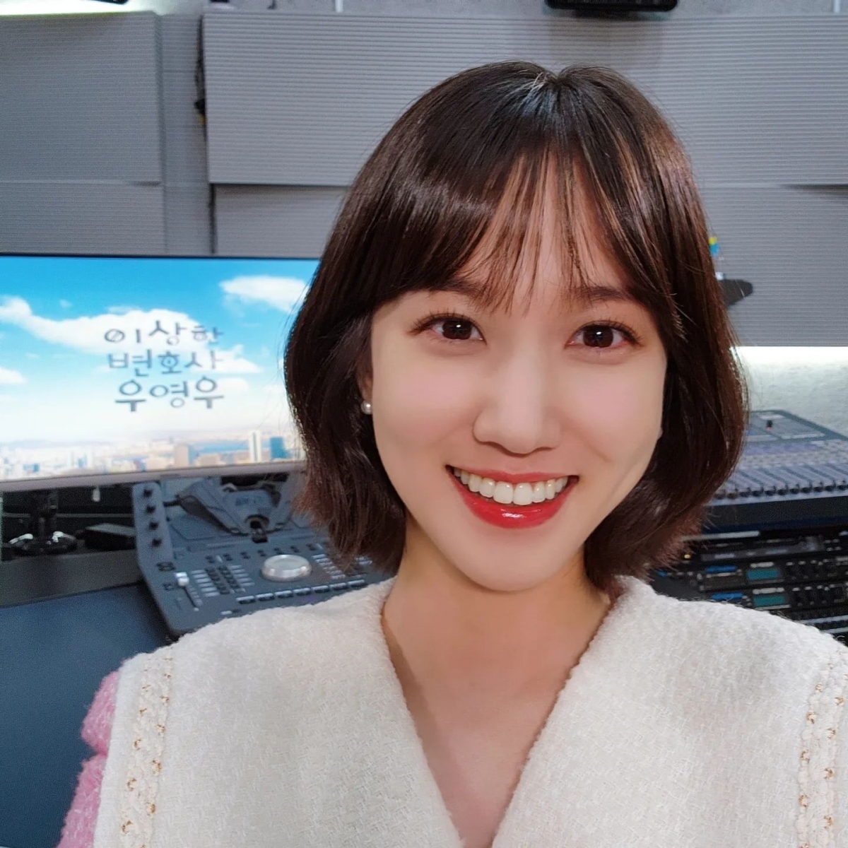 後期宣傳中朴恩斌偶爾會改變短髮造型