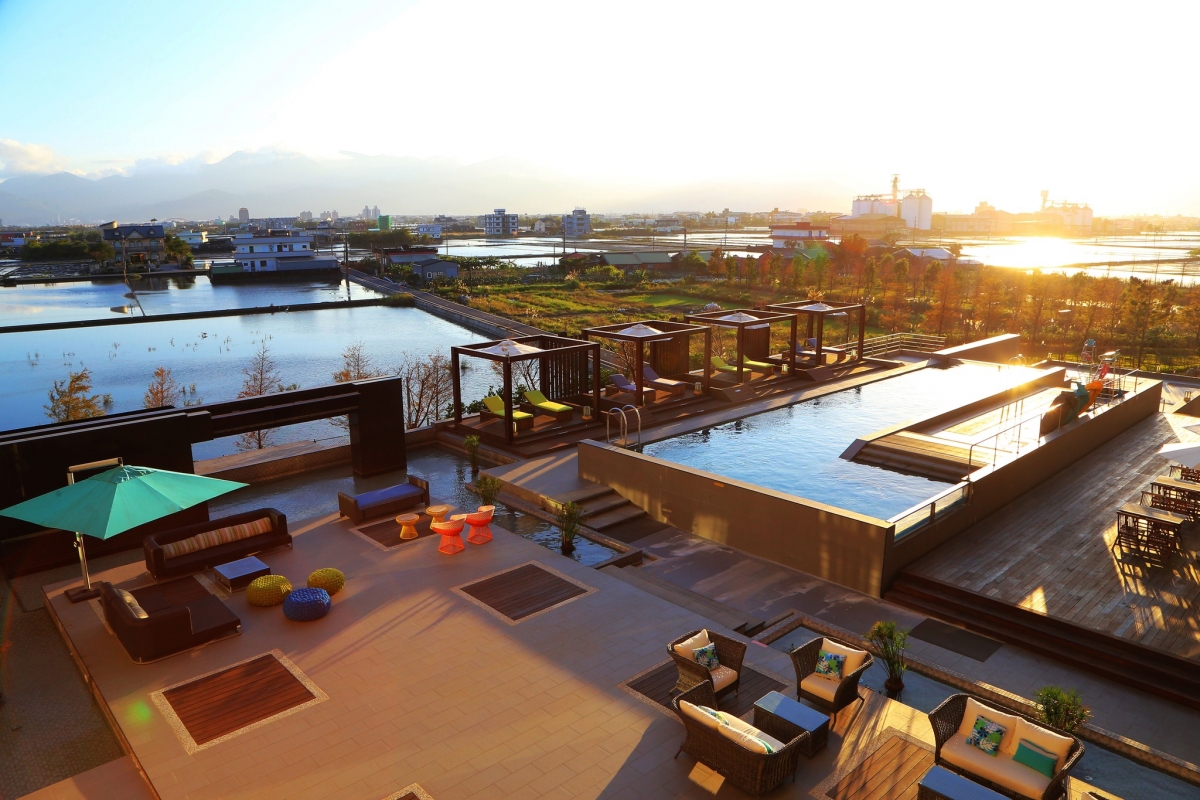 夕陽西下超有度假氛圍