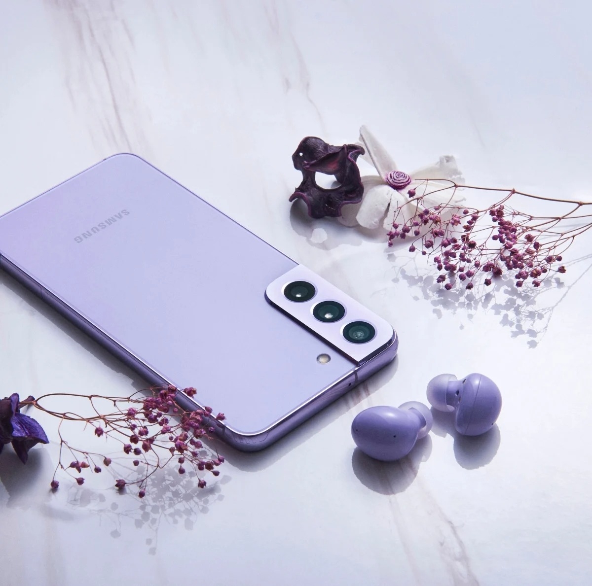 Galaxy S22 新色「幻夜紫」夢幻登場