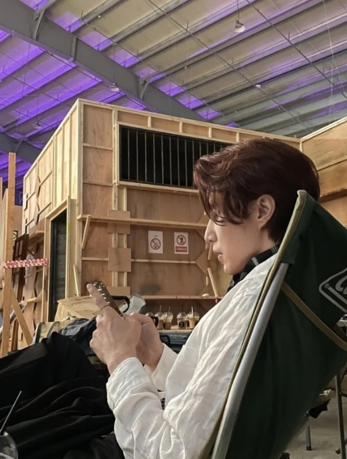 李棟旭狂發訊息給粉絲