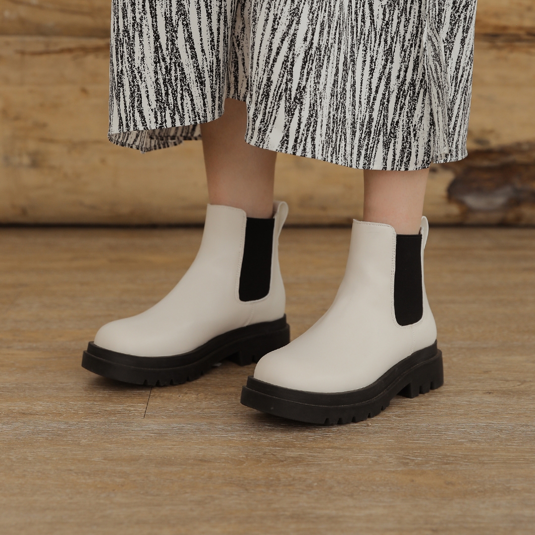 D+AF鬆糕鞋底切爾西短靴，NT$1,380