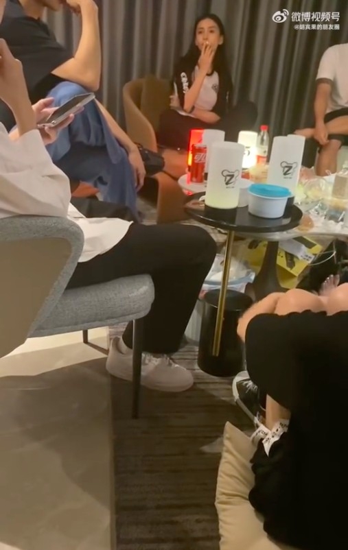 Angelababy曾想戒菸