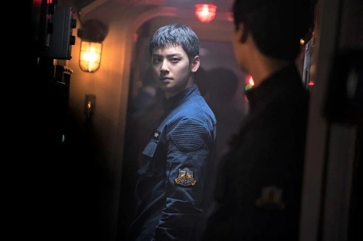 最新釋出的物料裡，終於公開了車銀優的正面照啦