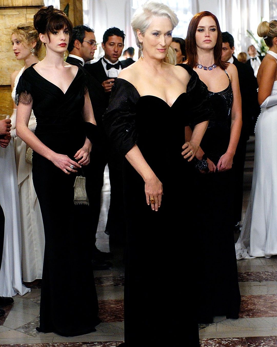 安海瑟薇致敬《穿著Prada的惡魔》