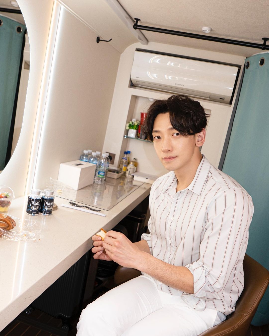 《雨傘》想不到竟然邀請到南韓小天王Rain參與演出，令不少人跌破眼鏡。