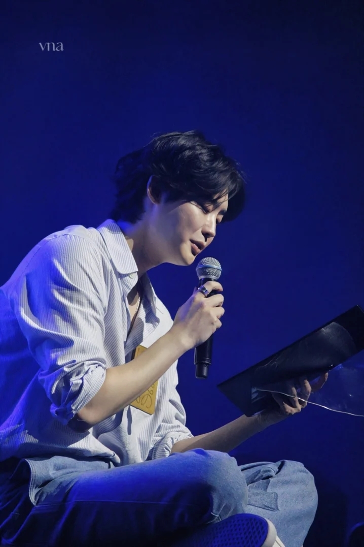 李鍾碩讀手寫信給粉絲