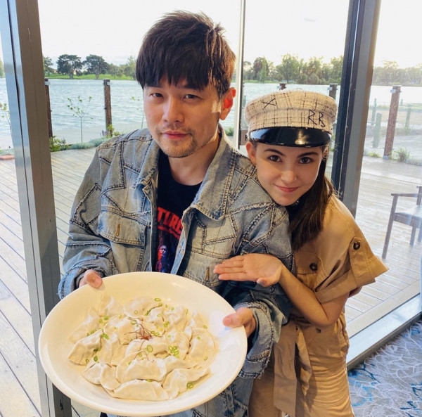 昆凌與周杰倫甜蜜多年,成為演藝圈模範夫妻