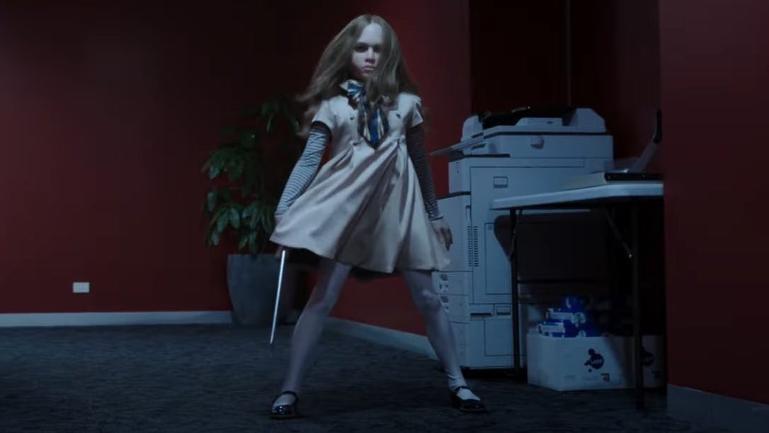 梅根在預告中大秀驚悚舞技