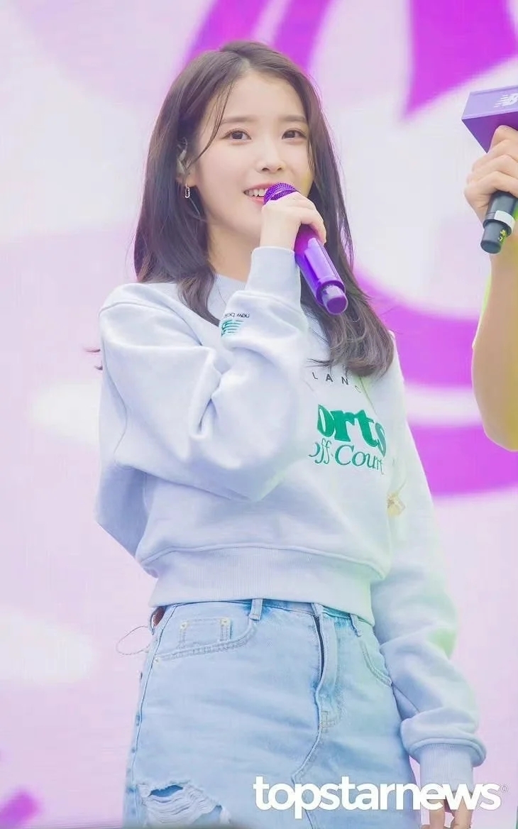 IU上午在品牌活動已經唱了一遍《你的意義》