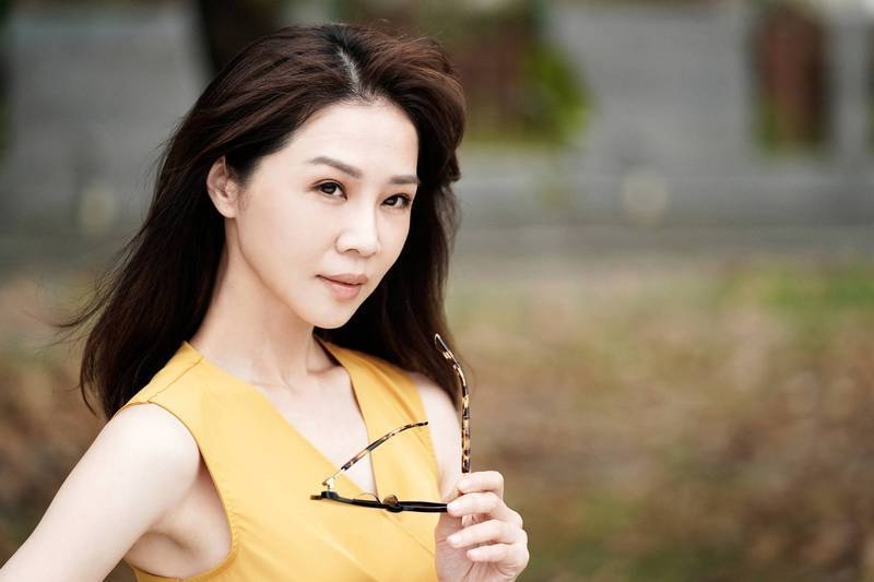 謝盈萱主演的《俗女養成記》系列台劇深受觀眾喜愛,女主角陳嘉玲自然不造作的形象深入人心