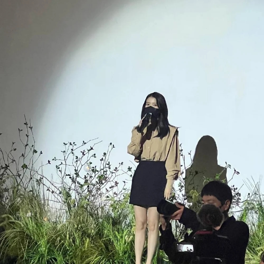 IU為李鍾碩弟弟的婚禮唱祝歌