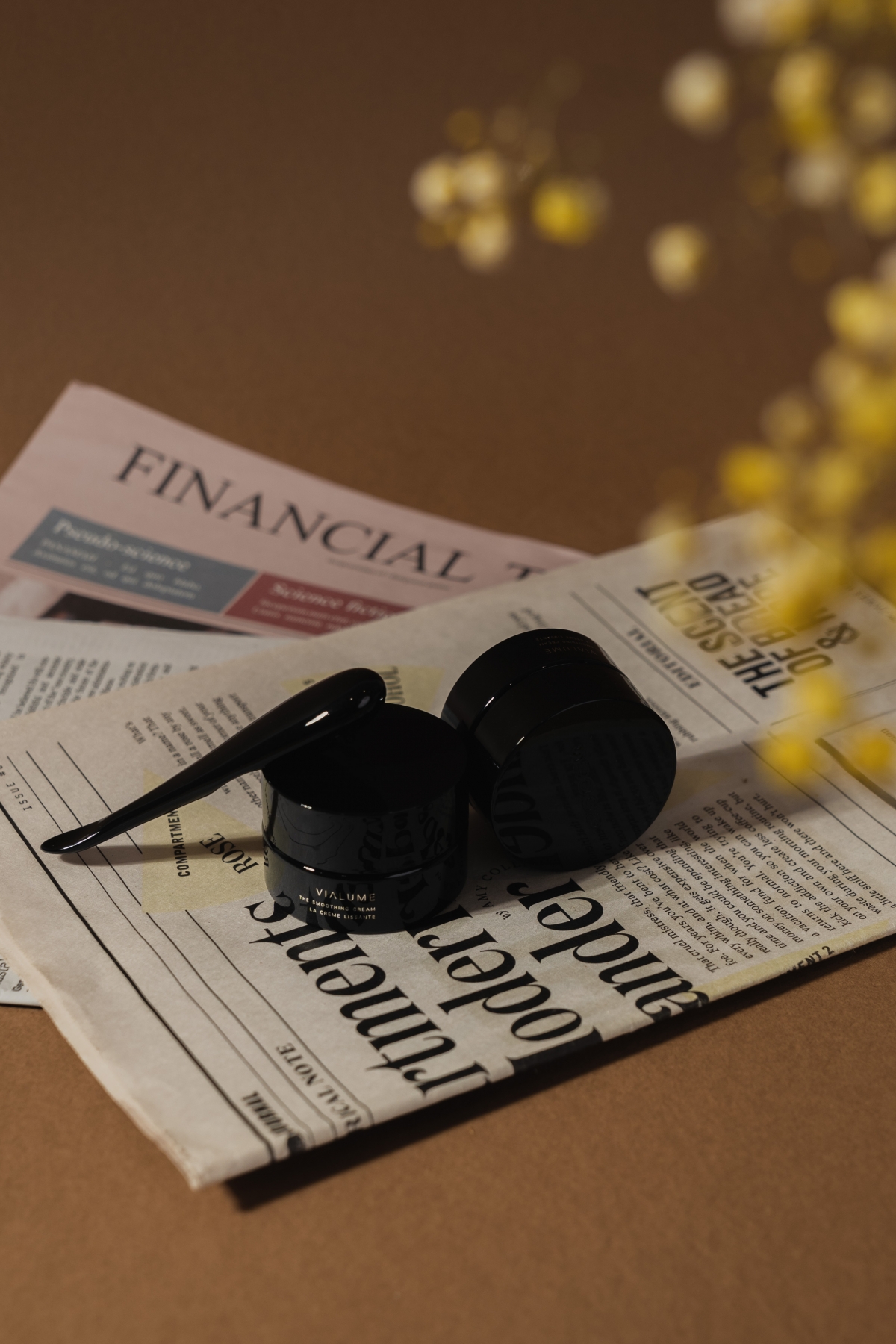 SUQQU 絕緻晶艷潤采精華霜(附睛摩棒)15g,NT$6,900