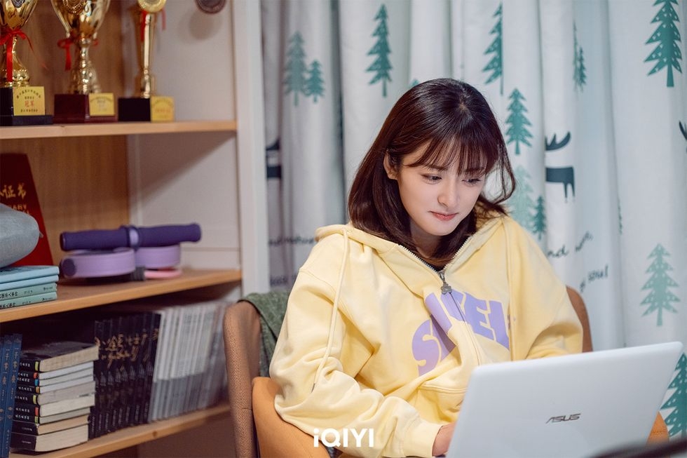 沈月化身小說家「南星」