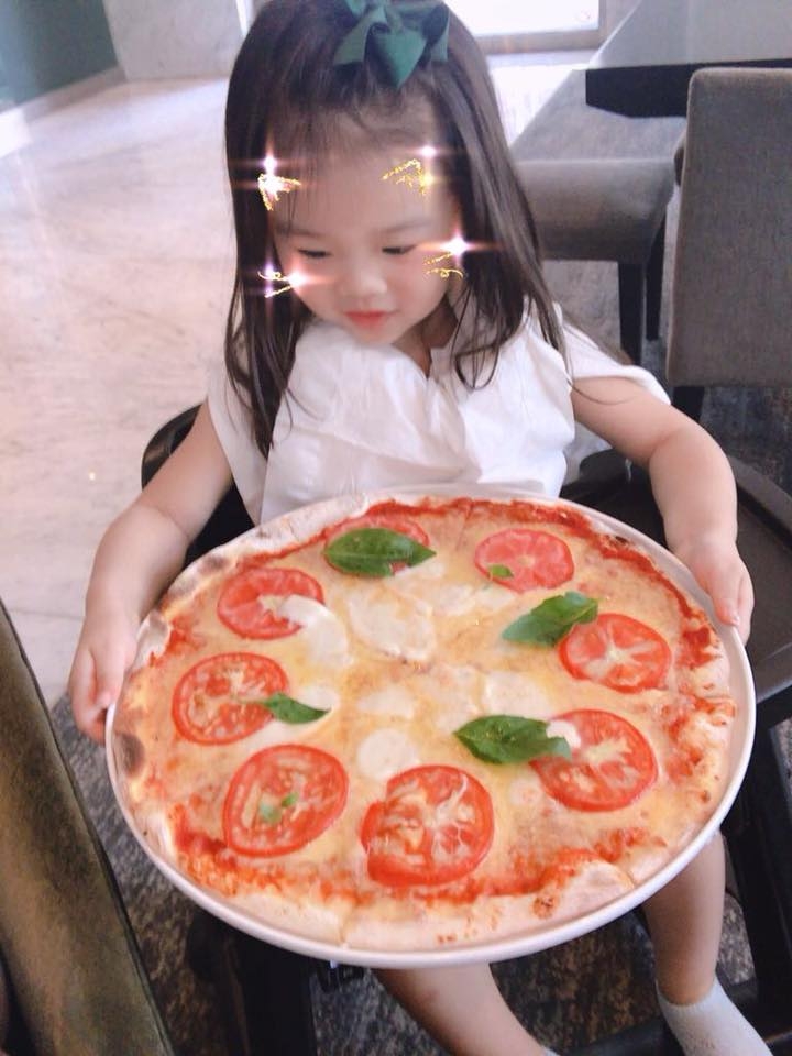 明顯看出女兒顏值越來越高