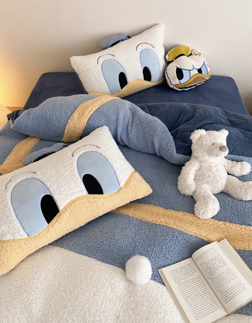 買唐老鴨床單送抱枕