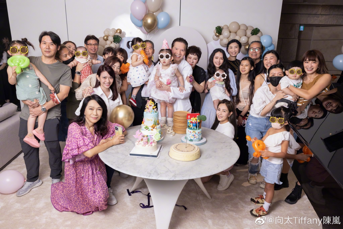 郭碧婷娘家親友也到場參加生日派對