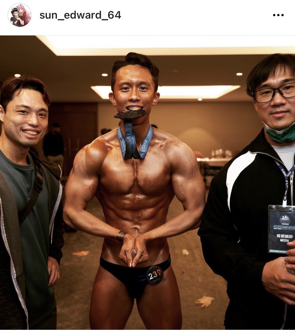 孫安佐秀出身材