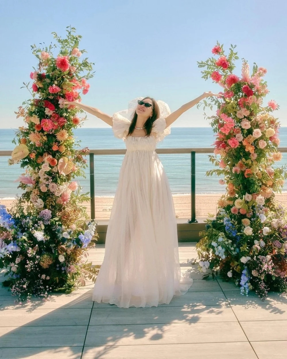 孔曉振首次公開自己穿婚紗的露臉照