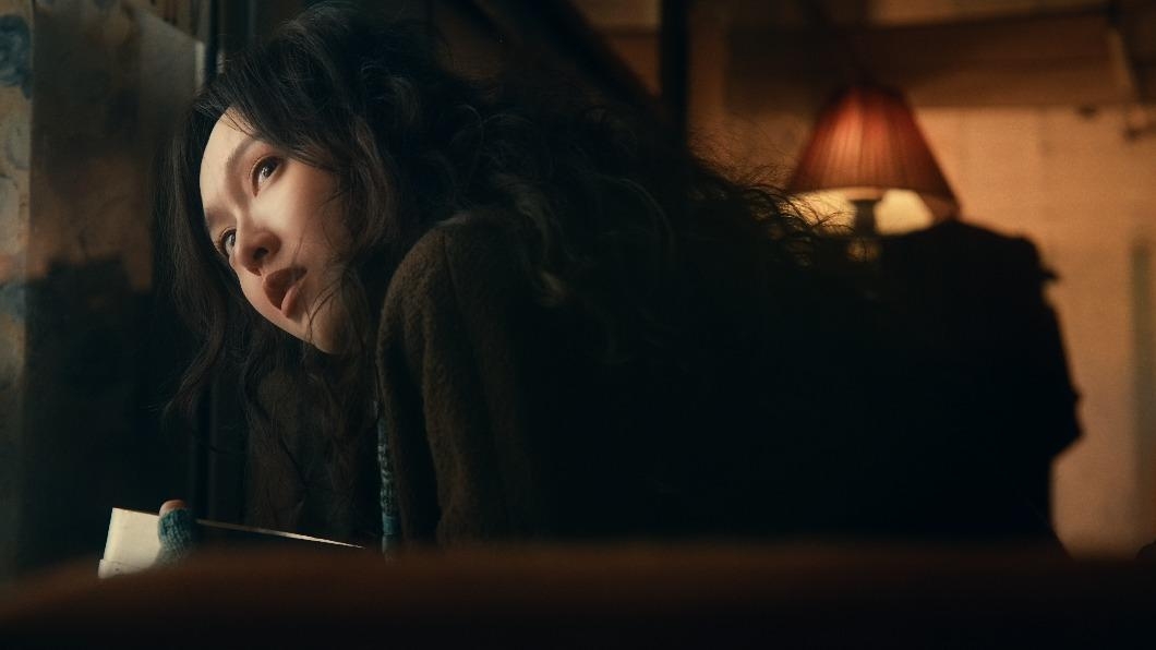 唐嫣在《繁花》當中有長髮和短髮兩種截然不同的造型。