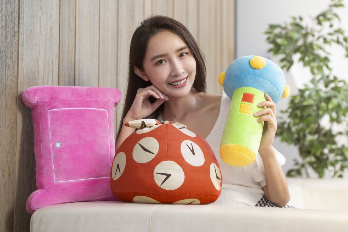 麥當勞哆啦A夢抱枕