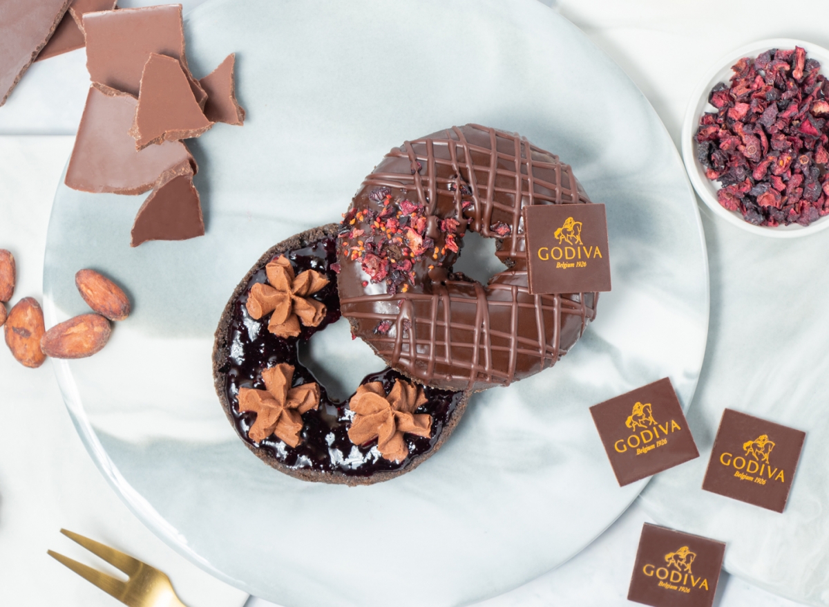 GODIVA莓果黑巧蛋糕圈