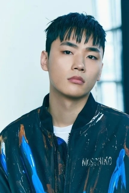 李敏載飾演「李彩東」