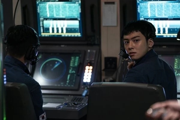 車銀優飾演海軍潛水艇音響探測副士官