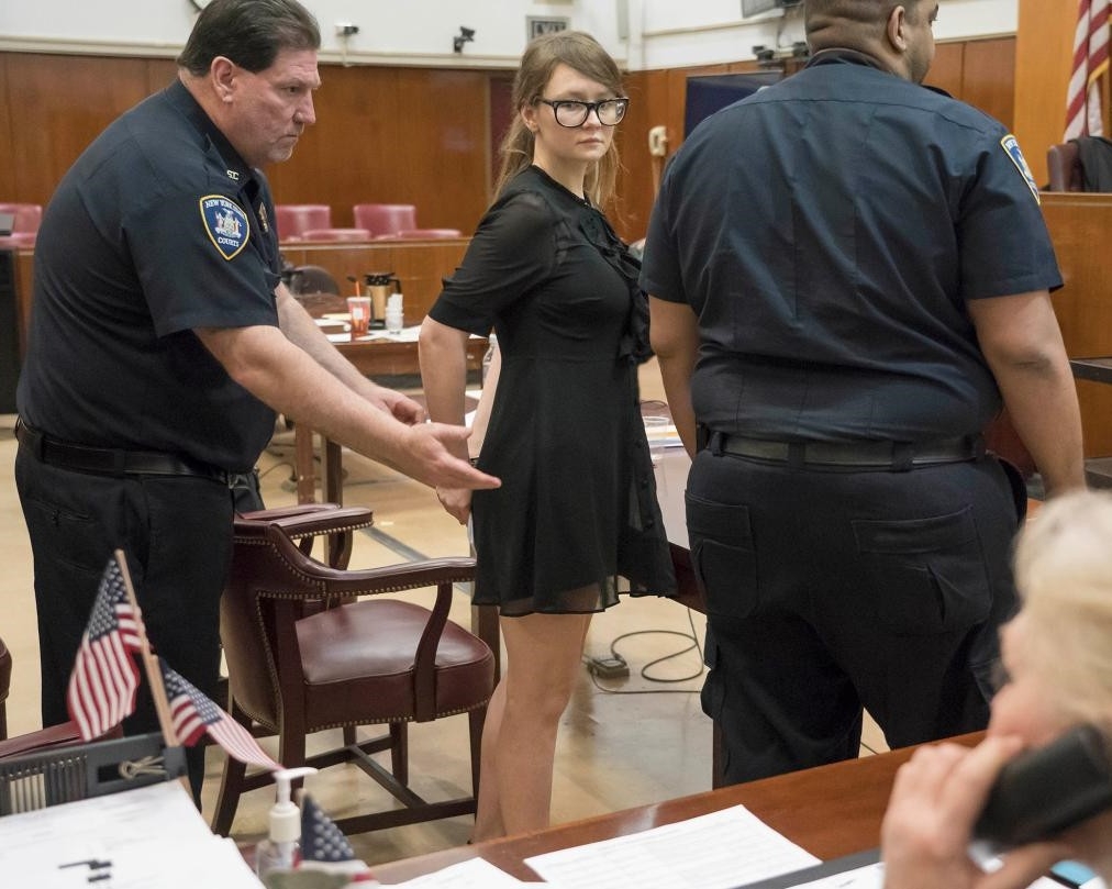 安娜出庭時的照片