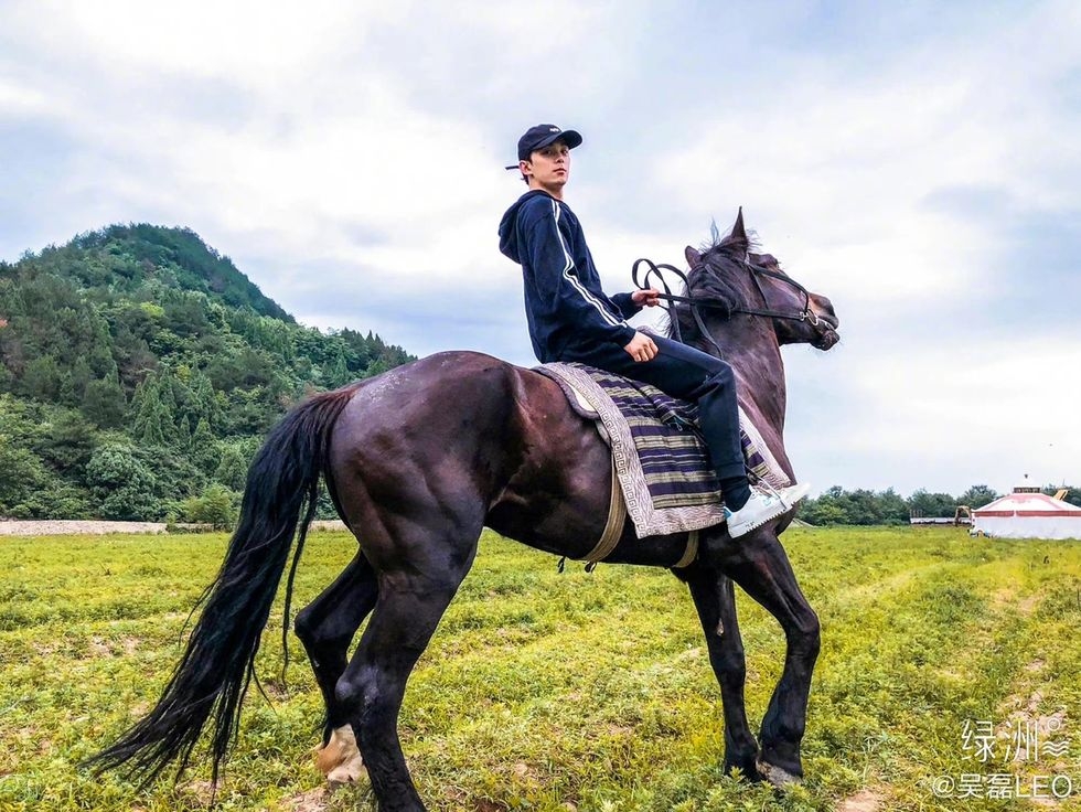 除了騎馬技術佳之外，吳磊也相當愛護小動物