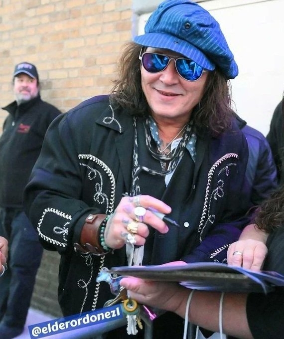 強尼戴普寵粉幫簽名