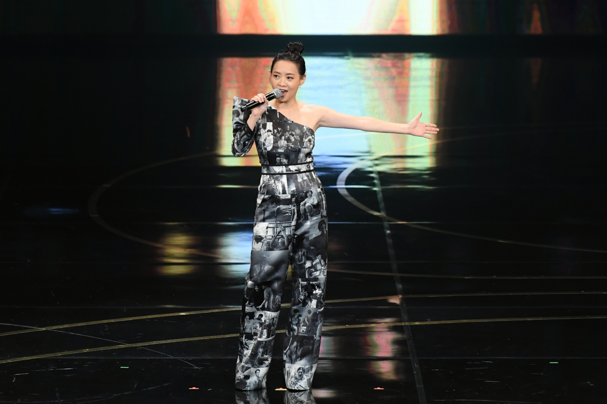 曾寶儀「將32部劇集穿在身上」