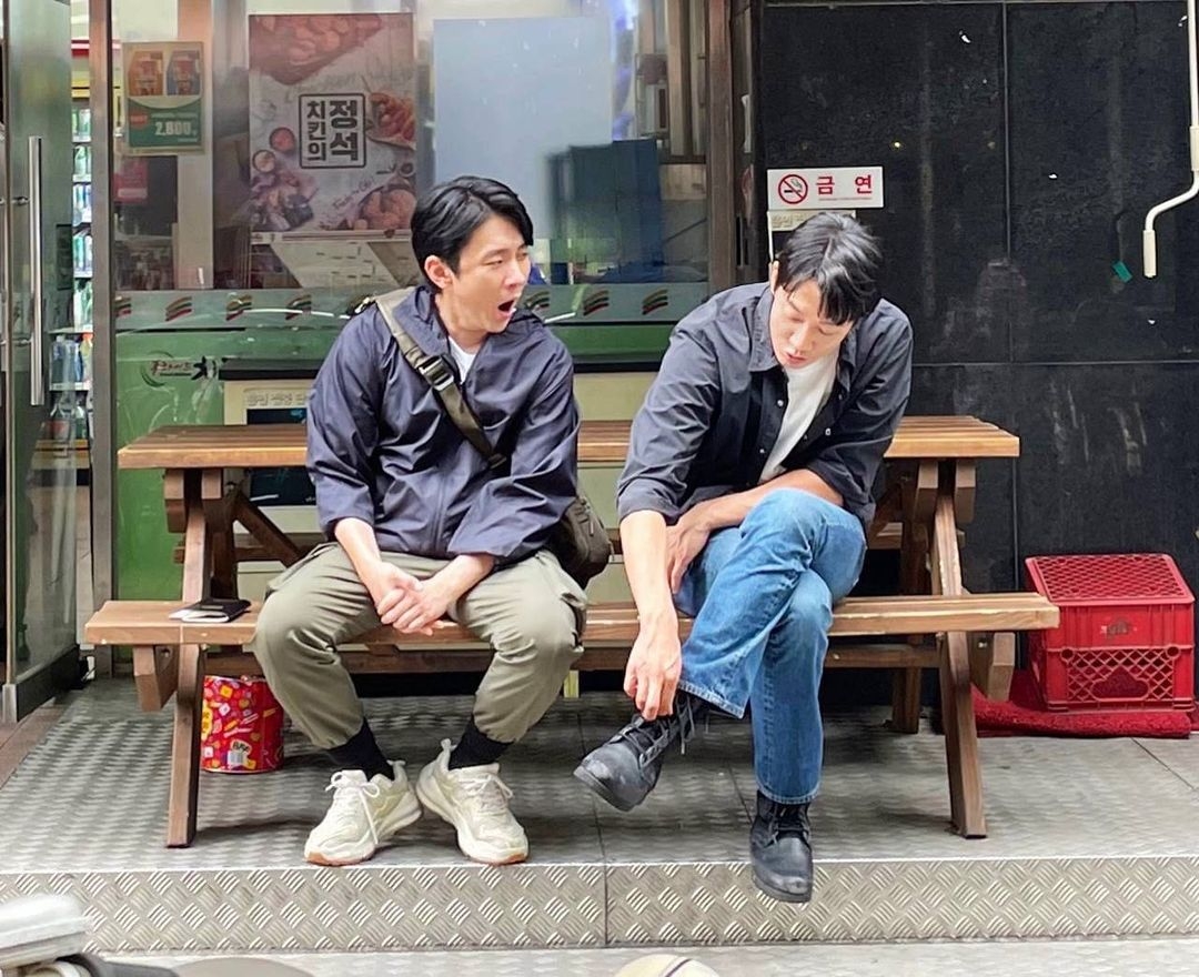 姜基棟在《災後調查日誌》和金來沅是好拍檔。