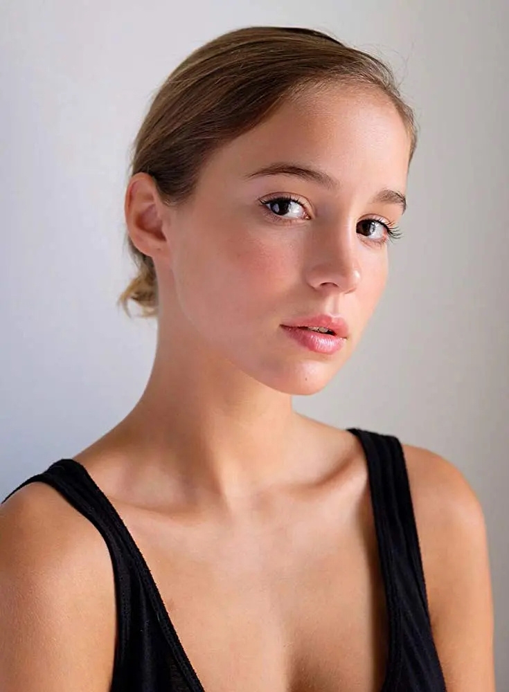 Alba Baptista比克里斯伊凡小16歲