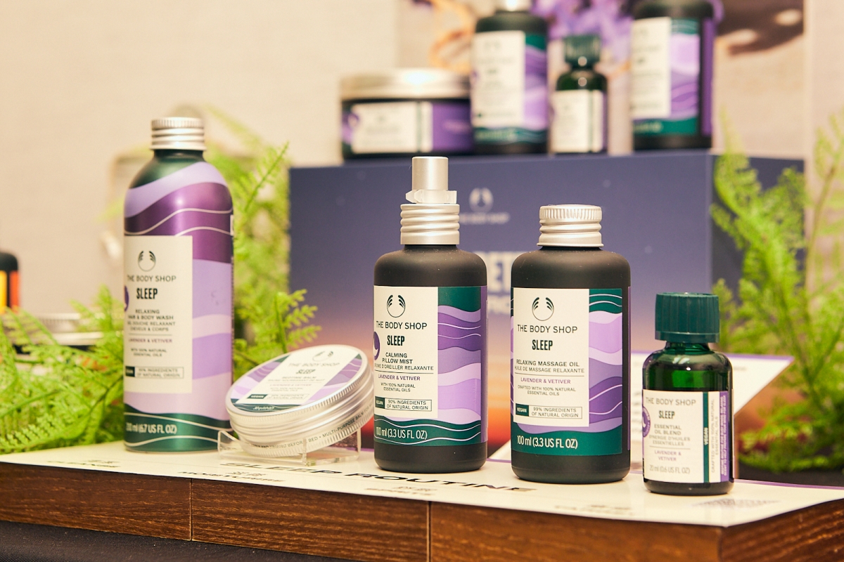 THE BODY SHOP 全新上市【甦心活耀 能量喚膚 靜舒心系列】 採用普羅旺斯薰衣草和馬達加斯加岩蘭草，木質花香調，訴求舒緩、休憩。