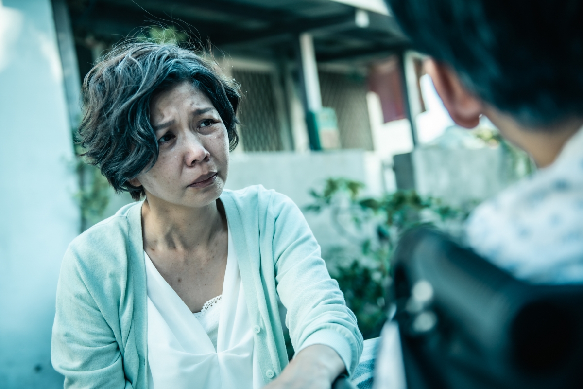 于子育層次分明的演技引來《她和她的她》導演卓立大讚