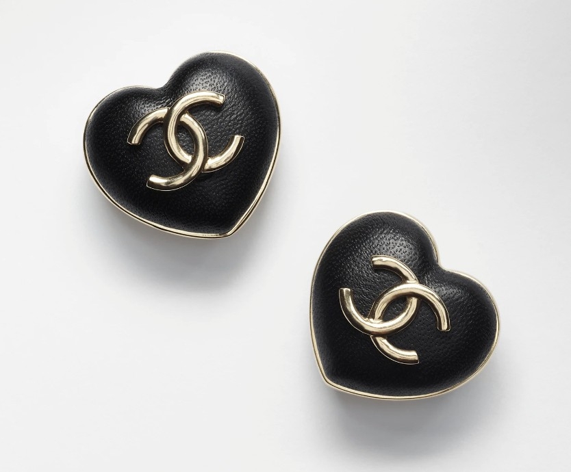 CLIP-ON STUD EARRINGS,NT$ 34,600