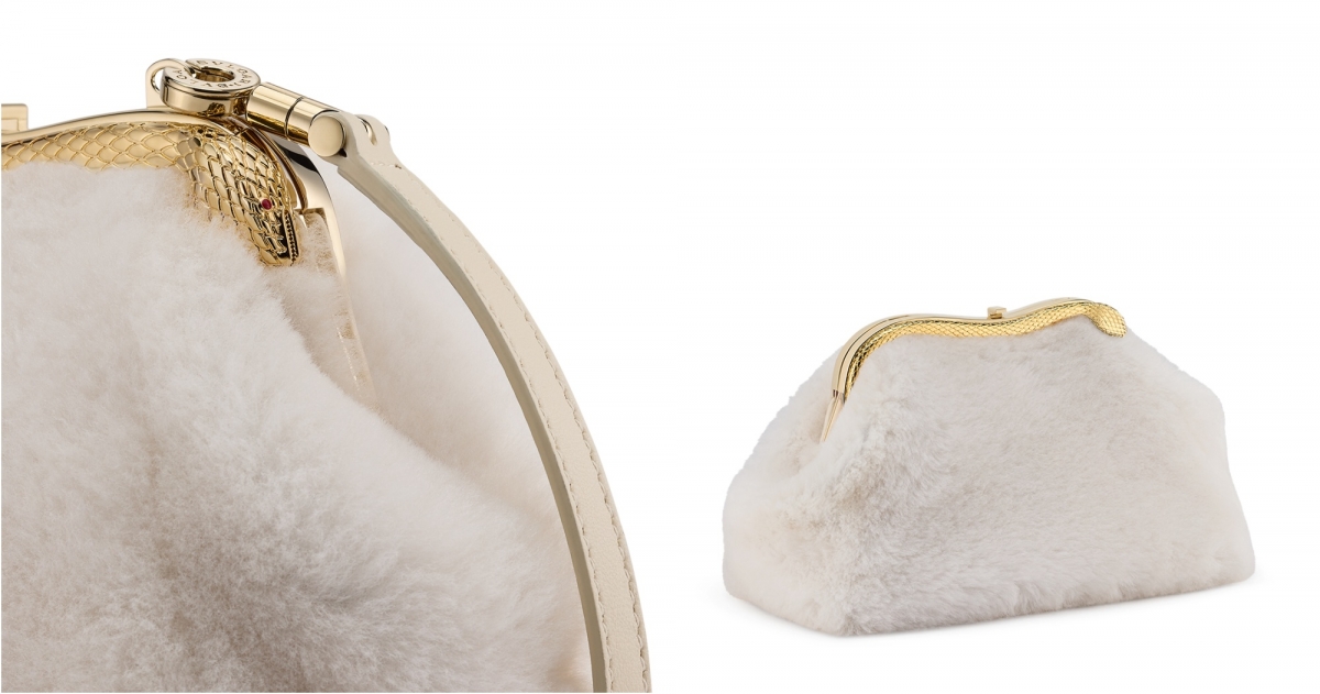 BVLGARI Serpentine Pouch象牙蛋白石色剪羊毛羊皮手拿包，約NT$97,800