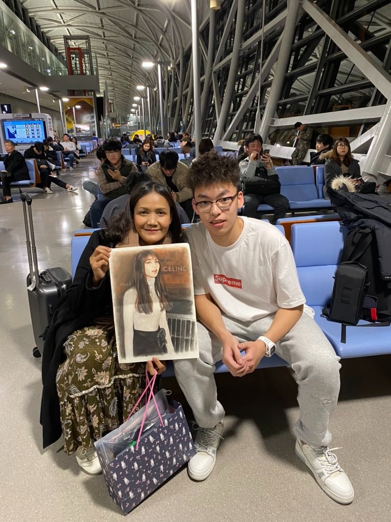 LISA的土豪粉絲跟偶像的媽媽也認識