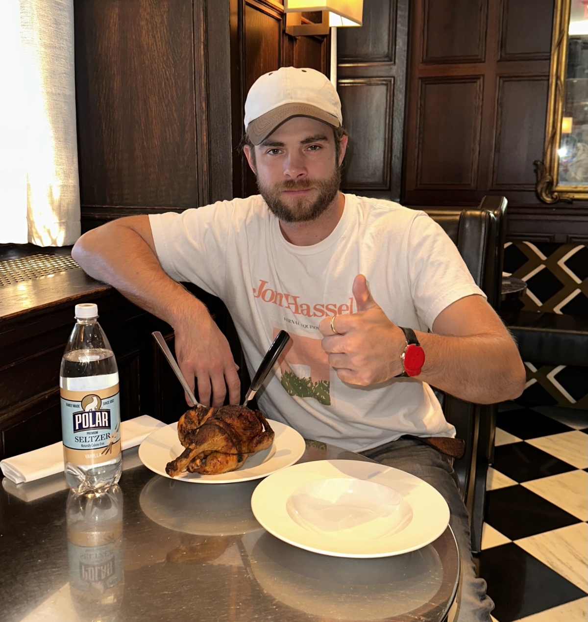 美國男子Alexander Tominsky挑戰連續40天吃雞