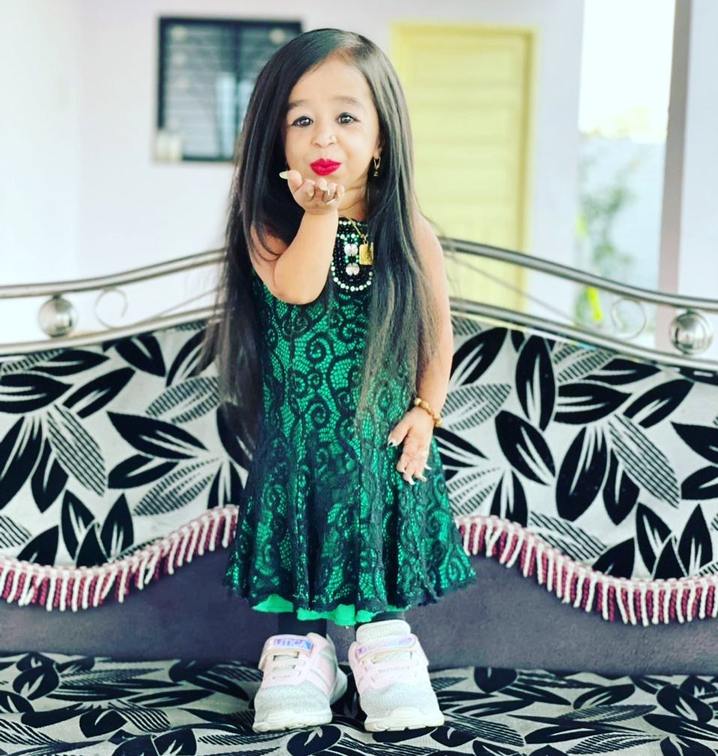 Jyoti Amge苦學拿下碩士學位