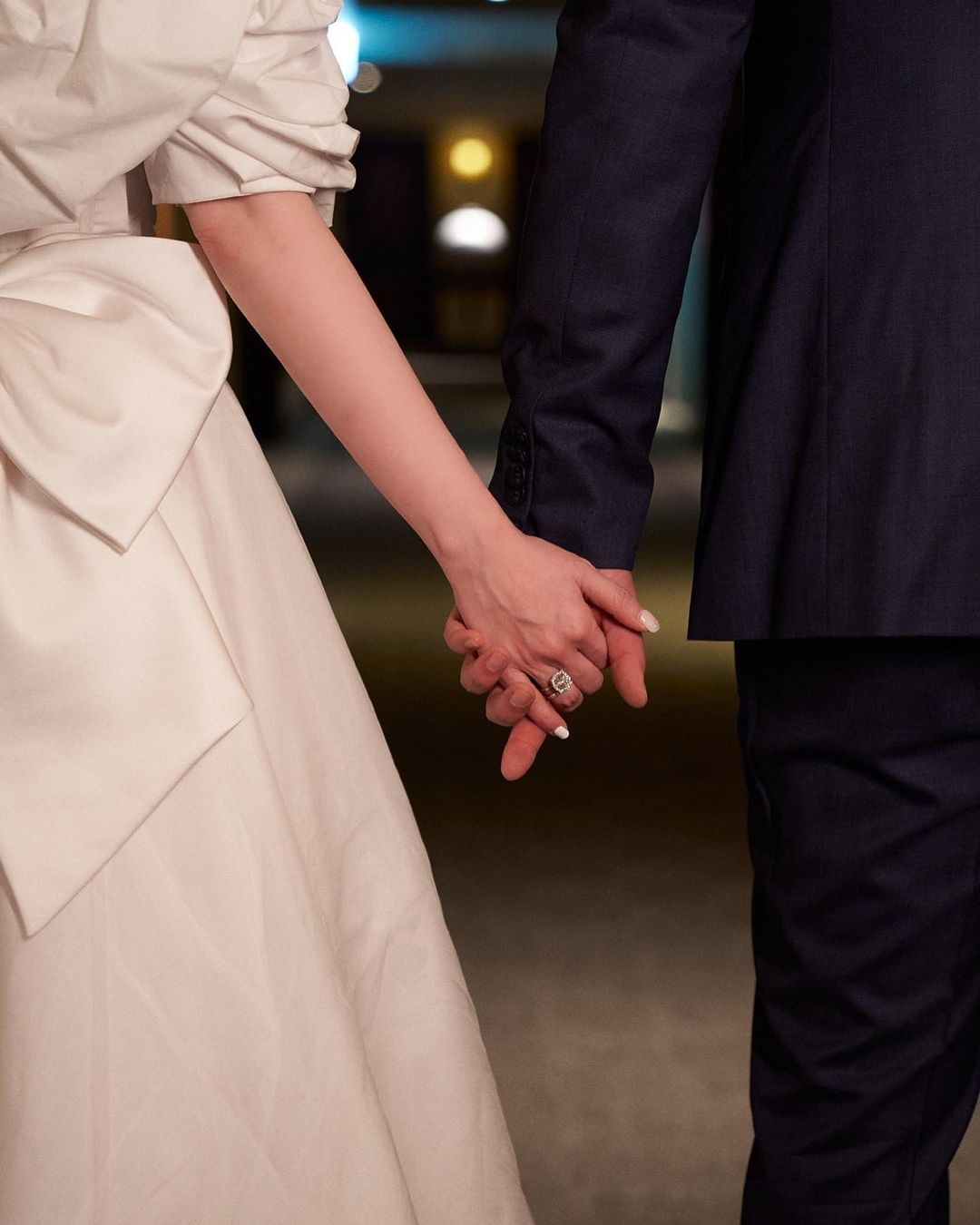 愛雅以百字內容寫下一封給丈夫的信