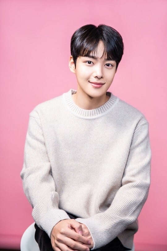 小編覺得金珉基某些角度和呂珍九好像。