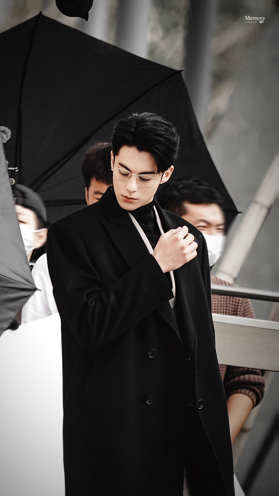 王鶴棣在劇中飾演「時宴」