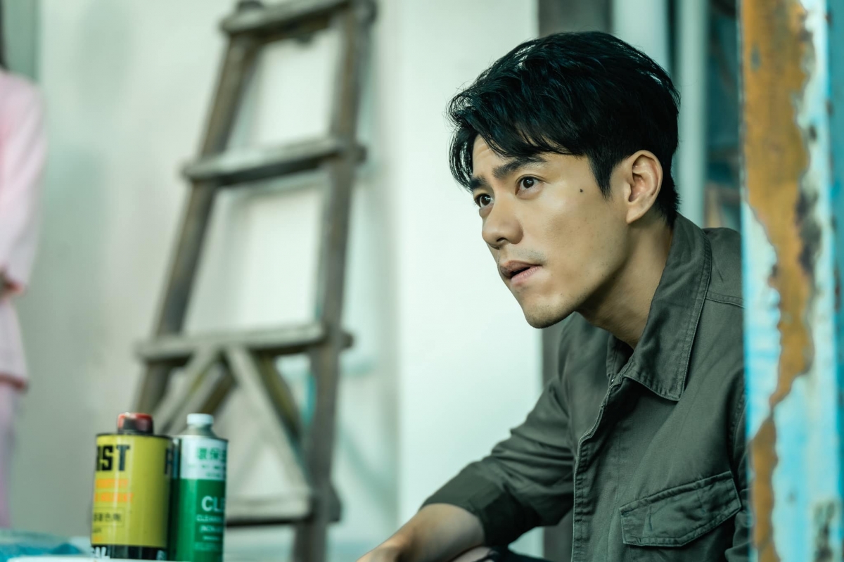 《她和她的她》皓明角色是許瑋甯的男朋友,斯文體貼,為了女友放棄外派美國的機會。