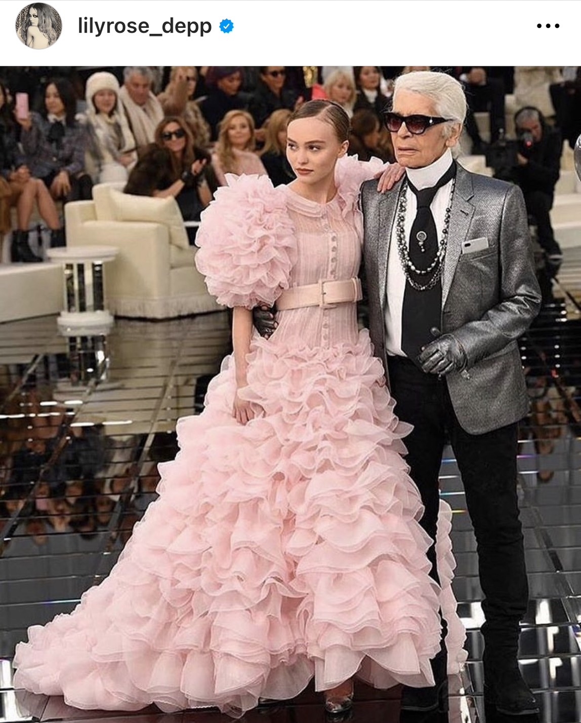 莉莉身高僅160公分，卻破天荒成為香奈兒的伸展台名模