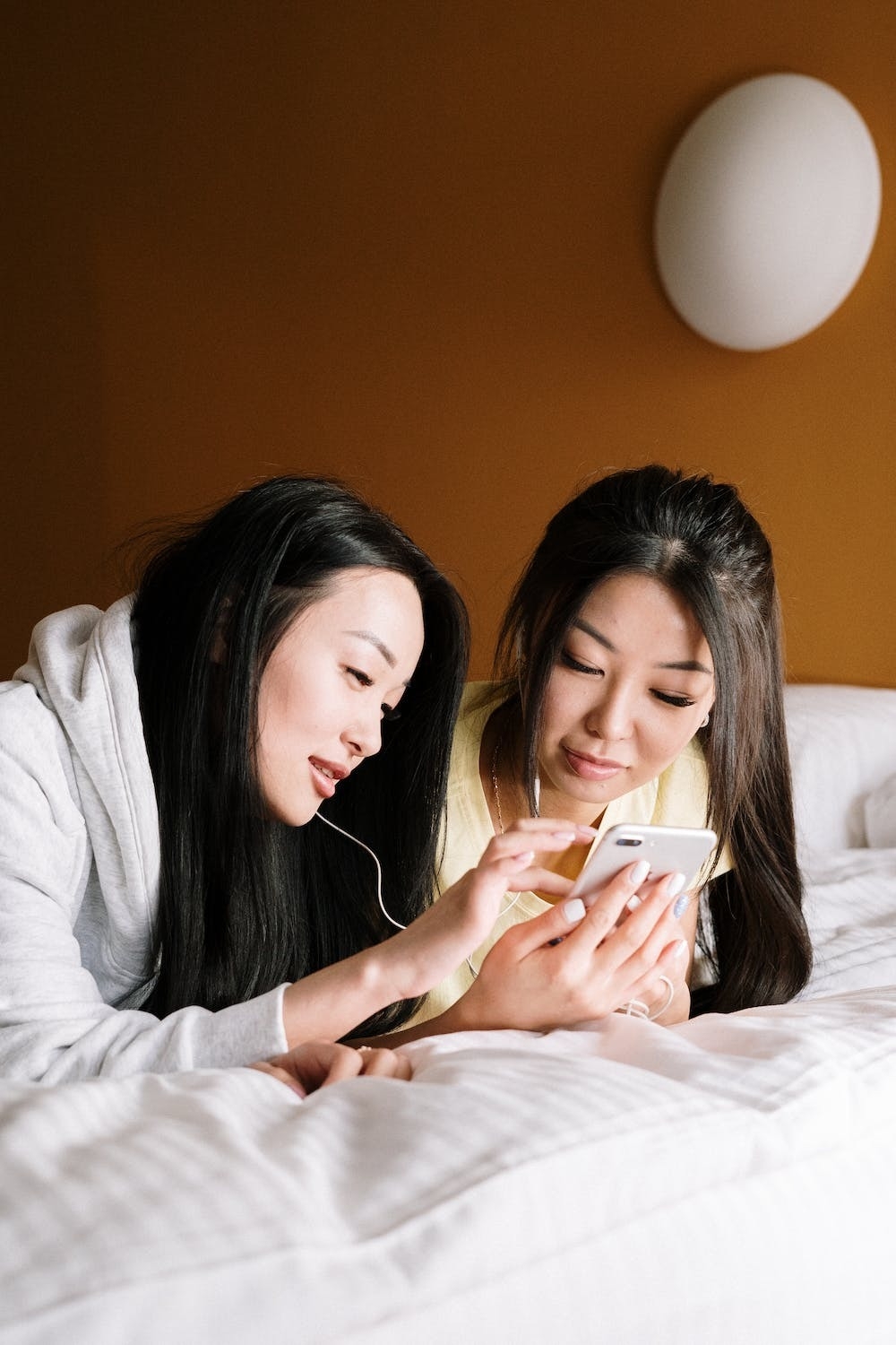 趴著玩手機是糟糕中的最糟糕