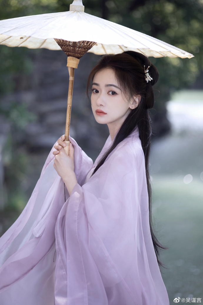 網友們表示很期待吳謹言之後能夠接演仙俠古偶劇。