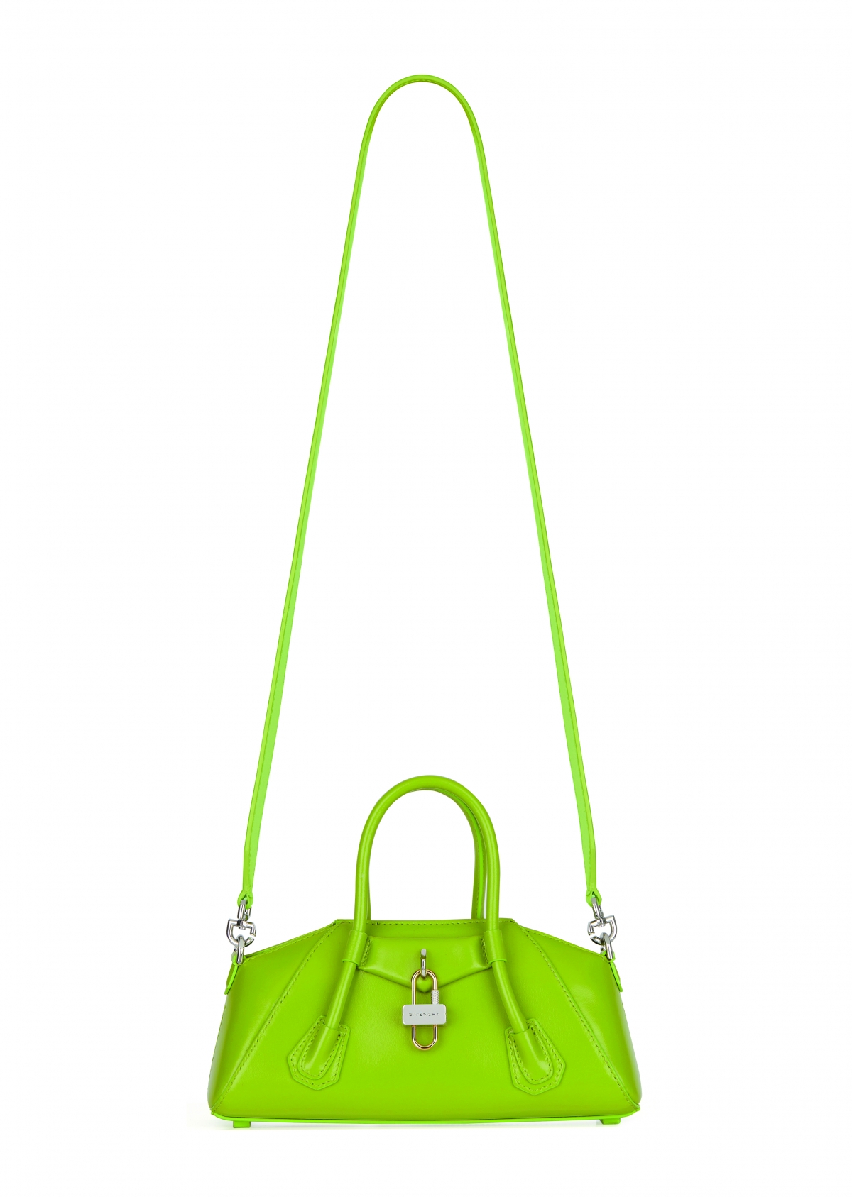 Givenchy Antigona Stretch 系列的售價為1,450歐元 ( 迷你款式 ) 及1,750歐元 ( 小型款式 ) 。同時在 Givenchy 官網上開始正式上市。