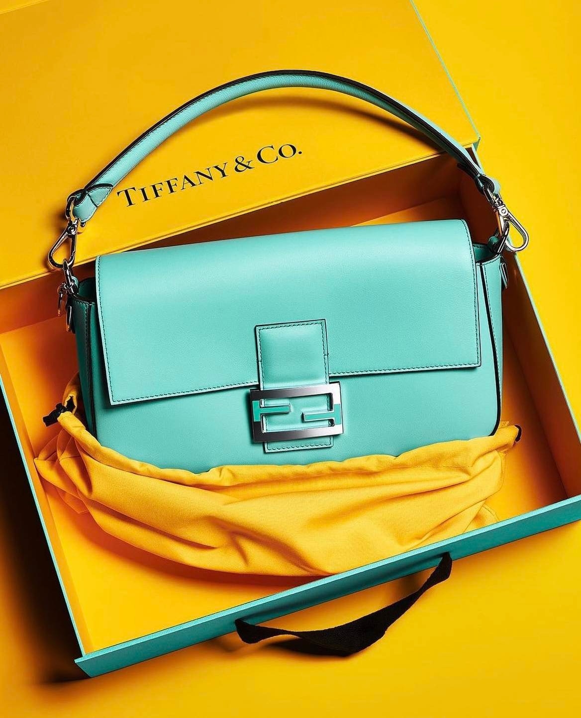 FENDI Baguette 25 years Show : The Tiffany Baguette